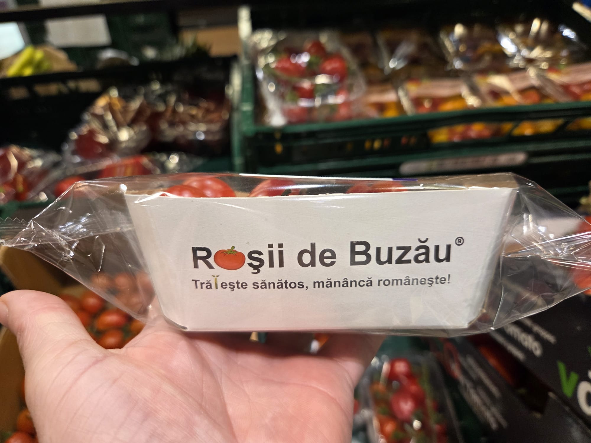Roșii de Buzău branding de raft pentru producători locali identitate vizuală curată și layout tehnic realizat pentru tipografie
